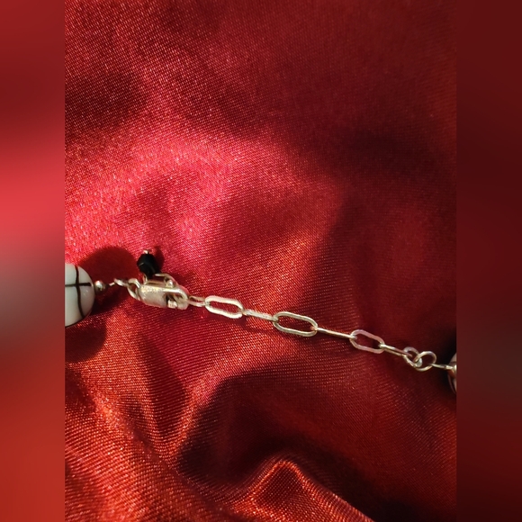 Vintage Italy Black and White Glass Beaded Necklace - Picture 4 of 4